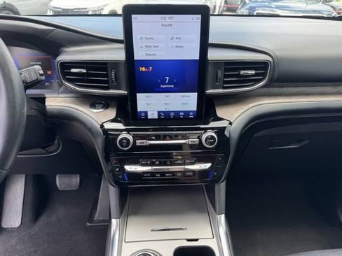 Used 2023 Ford Explorer Platinum w/ Technology Package AWD/4WD image 23