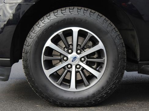 Used 2020 Ford Expedition XLT image 23