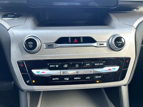 Used 2023 Ford Explorer XLT w/ Equipment Group 202A image 31