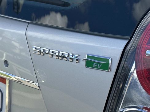Used 2016 Chevrolet Spark LT image 21