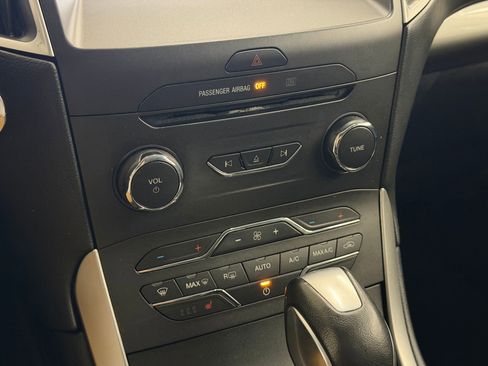 Used 2017 Ford Edge SEL w/ Equipment Group 201A image 27