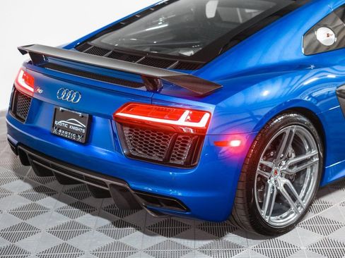 Used 2017 Audi R8 V10 plus image 7