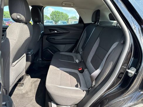Used 2021 Chevrolet TrailBlazer LS w/ LPO, Blackout Package FWD image 36