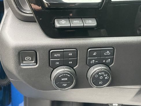 Used 2023 Chevrolet Silverado 1500 ZR2 w/ Technology Package image 33