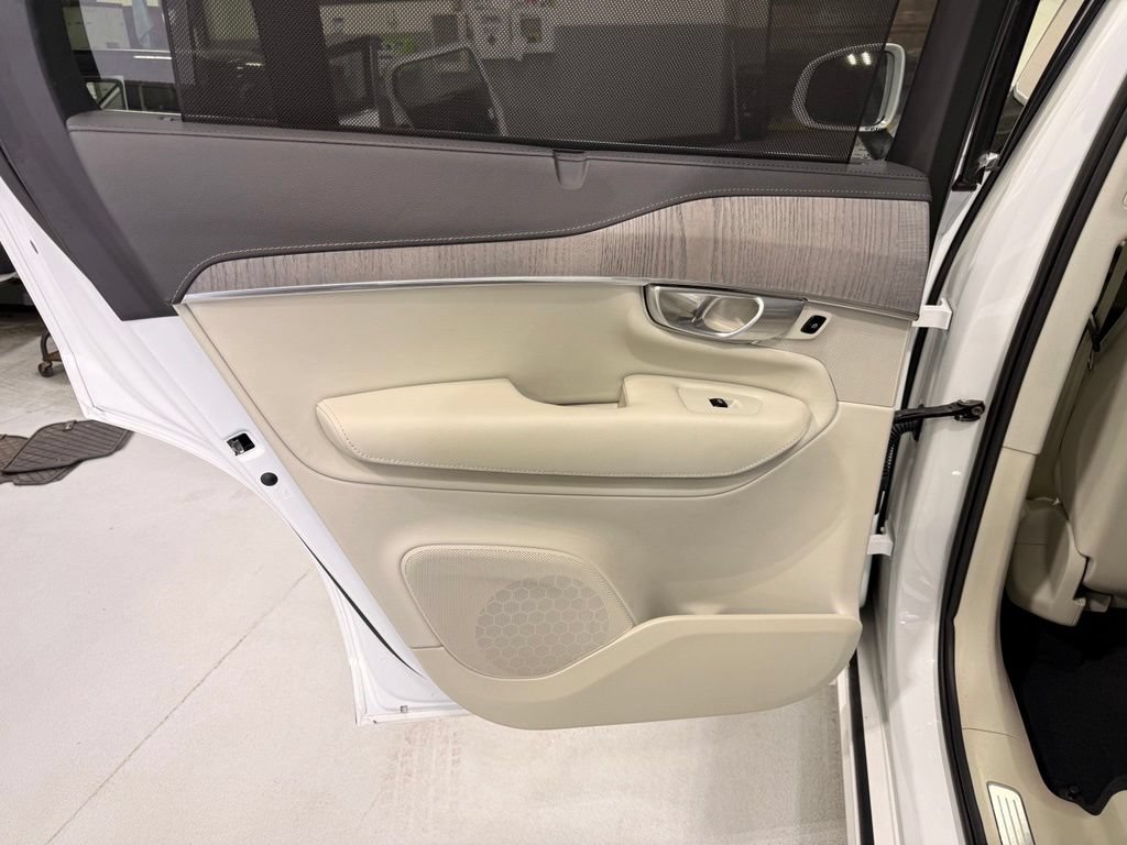 Used 2024 Volvo XC90 B6 Ultimate w/ Protection Package Premier AWD/4WD image 19