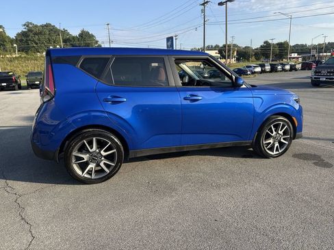 Used 2024 Kia Soul EX w/ Option Group 015 FWD image 4
