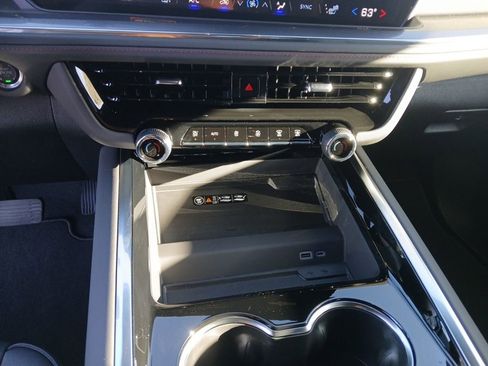 New 2026 Chevrolet Suburban RST w/ Comfort Package AWD/4WD image 15