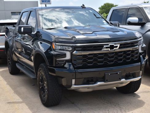 Used 2025 Chevrolet Silverado 1500 ZR2 w/ Technology Package AWD/4WD image 4