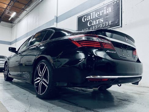 Used 2017 Honda Accord Sport image 4