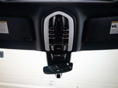 Certified 2026 Porsche Macan AWD/4WD image 20