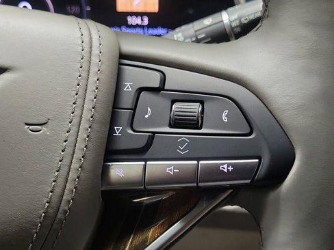 Used 2021 Cadillac Escalade Premium Luxury Platinum RWD image 24