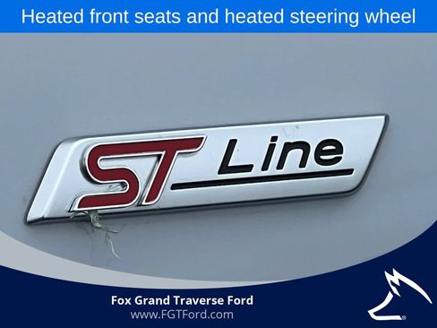 Used 2025 Ford Escape ST-Line Select AWD/4WD image 2