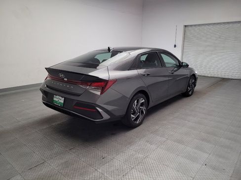 Used 2025 Hyundai Elantra Sport FWD image 9