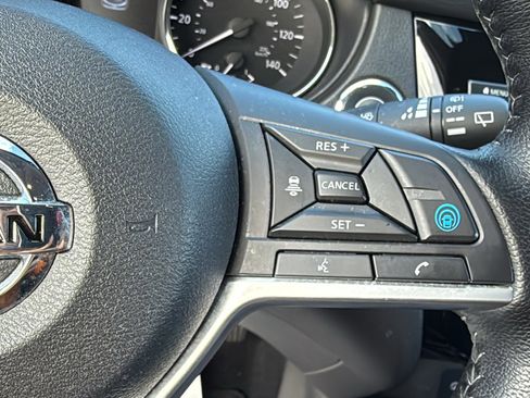 Certified 2022 Nissan Rogue Sport SV w/ Technology Package image 11