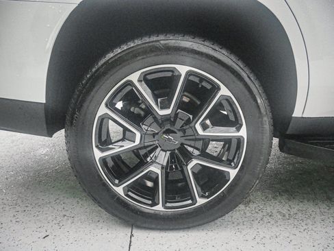 Used 2026 Chevrolet Tahoe RST w/ Comfort Package AWD/4WD image 13