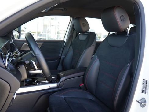 Certified 2022 Mercedes-Benz GLB 35 AMG 4MATIC image 25