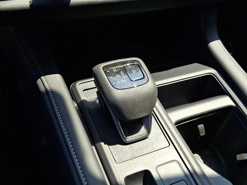 Used 2025 Nissan Pathfinder S AWD/4WD image 16