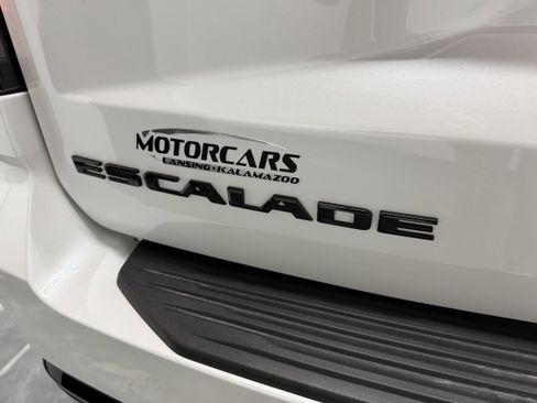 Used 2025 Cadillac Escalade Sport Platinum image 37