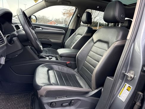 Used 2023 Volkswagen Atlas SEL Premium image 11
