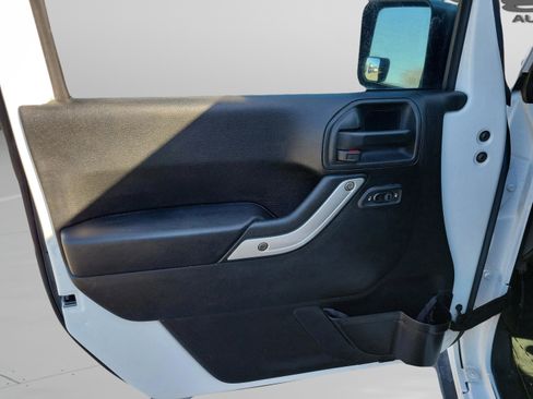 Used 2017 Jeep Wrangler Unlimited Sahara w/ Max Tow Package image 30