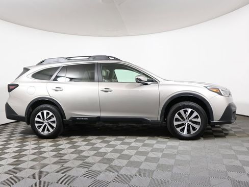 Used 2020 Subaru Outback Premium AWD/4WD image 8