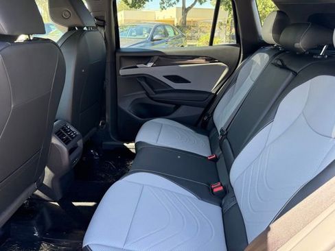 New 2026 Volkswagen Tiguan SE R-Line FWD image 7