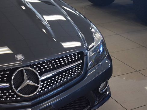 Used 2012 Mercedes-Benz SL 550 image 10