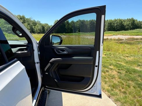 Used 2023 Chevrolet Tahoe Z71 w/ Z71 Off-Road Package AWD/4WD image 39