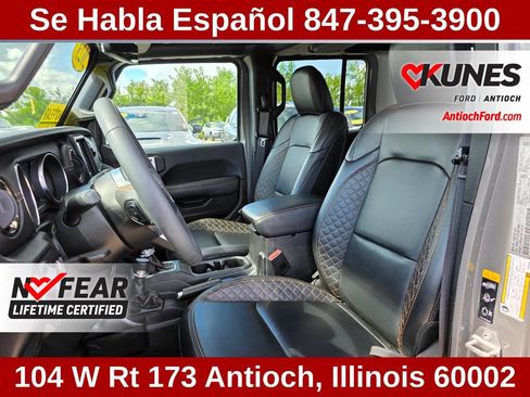 Used 2023 Jeep Gladiator Overland AWD/4WD image 21