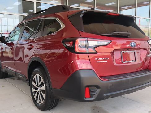 Used 2020 Subaru Outback Premium AWD/4WD image 6