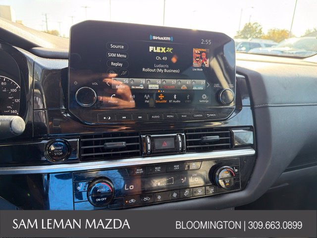 Used 2025 Nissan Pathfinder SL AWD/4WD image 20