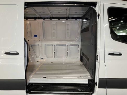 Used 2025 Mercedes-Benz Sprinter 2500 image 13