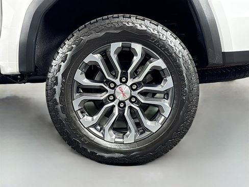 New 2026 GMC Canyon Denali image 33