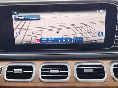 Certified 2025 Mercedes-Benz GLS 450 4MATIC image 10