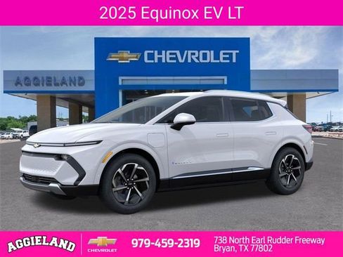New 2025 Chevrolet Equinox EV LT image 2