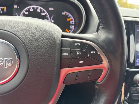 Used 2019 Jeep Grand Cherokee Limited image 13