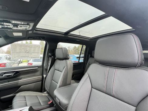 New 2026 Chevrolet Suburban RST w/ RST Capability Package AWD/4WD image 17