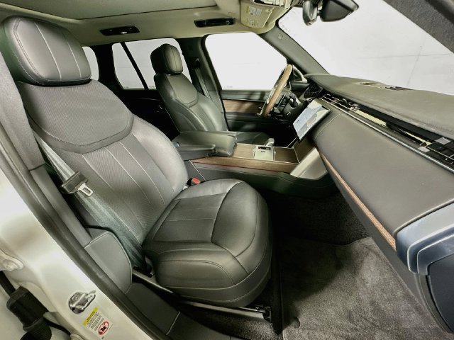 Used 2025 Land Rover Range Rover SE AWD/4WD image 27