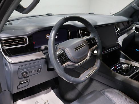 Certified 2022 Jeep Grand Wagoneer Series III AWD/4WD image 16