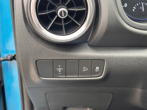 Used 2022 Hyundai Kona SE w/ Cargo Package image 17