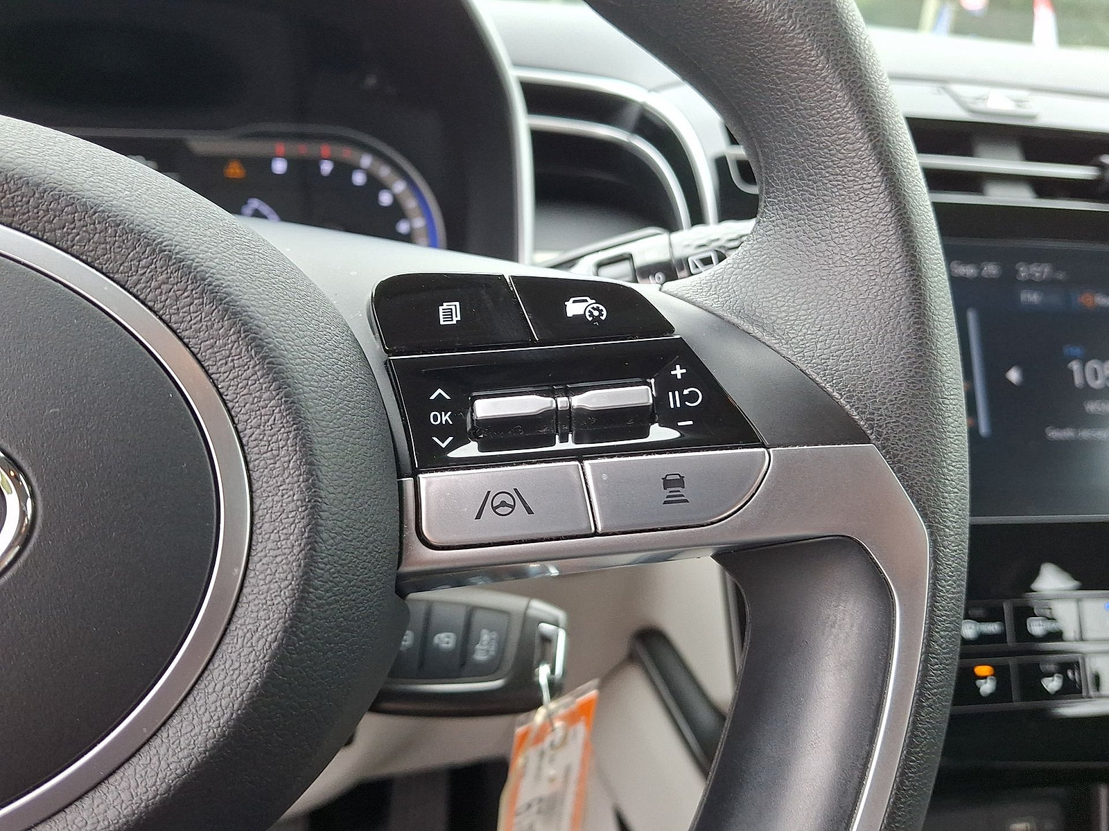 Certified 2024 Hyundai Tucson SE AWD/4WD image 24