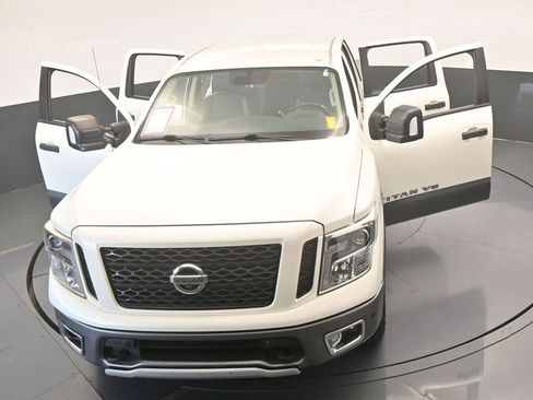 Used 2018 Nissan Titan PRO-4X w/ Pro-4x Convenience Package image 79