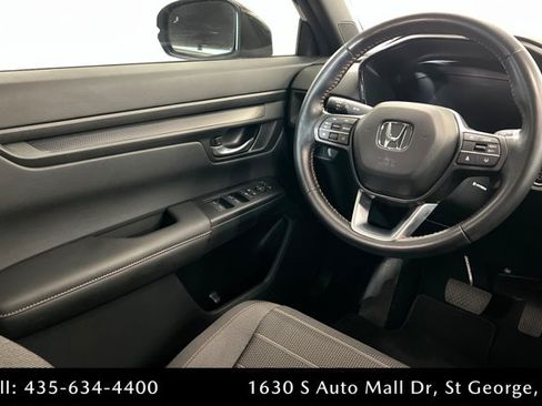 Used 2025 Honda CR-V Sport image 11