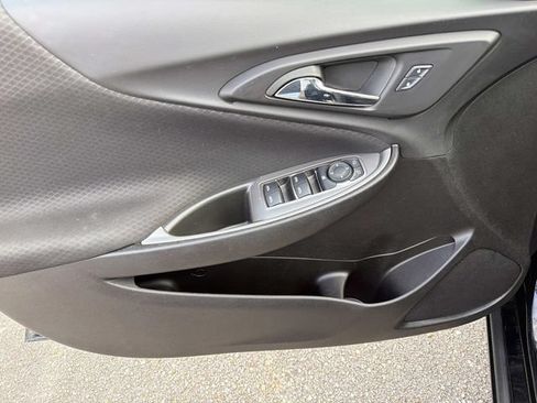 Used 2025 Chevrolet Malibu LT FWD image 14