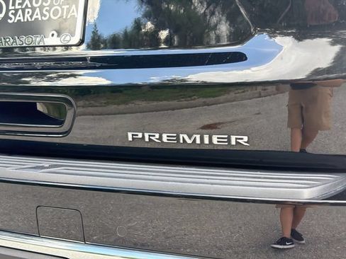 Used 2023 Chevrolet Tahoe Premier AWD/4WD image 46
