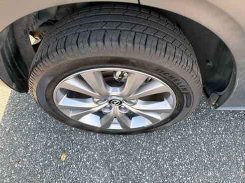 Used 2021 MAZDA CX-30 FWD 2.5 S w/ Select Package image 4