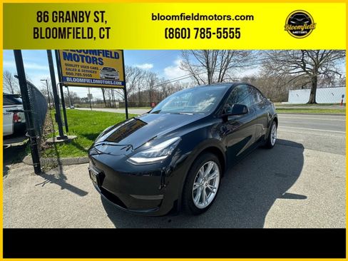Used 2022 Tesla Model Y Long Range image 1