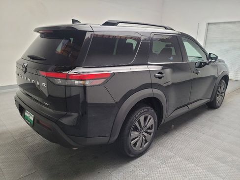 Used 2023 Nissan Pathfinder SV FWD image 9