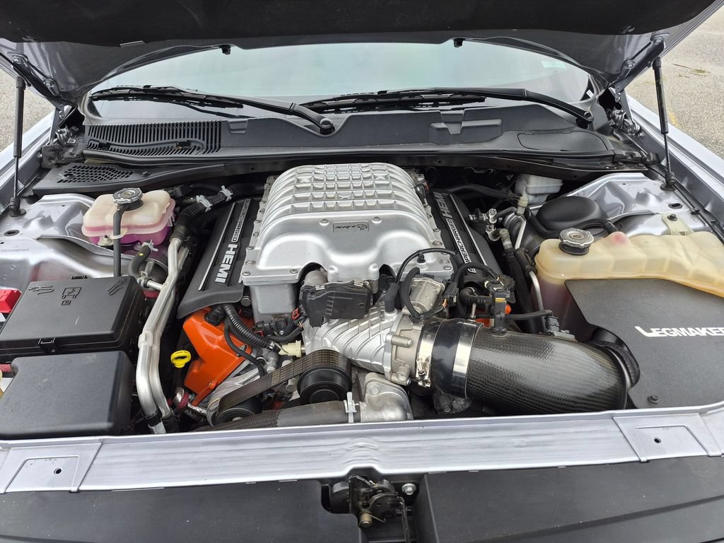 Used 2015 Dodge Challenger SRT Hellcat RWD image 18
