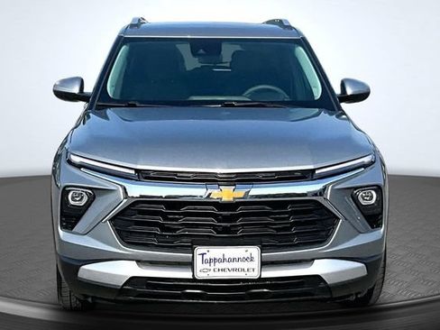 Used 2025 Chevrolet TrailBlazer LT AWD/4WD image 2